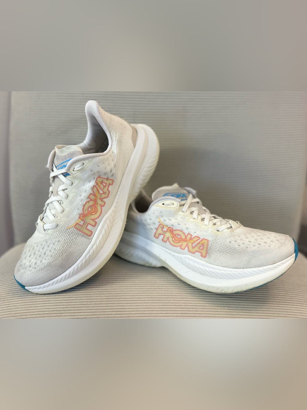 HOKA Women's Mach 6 running shoe in the "White / Nimbus Cloud" size 8B